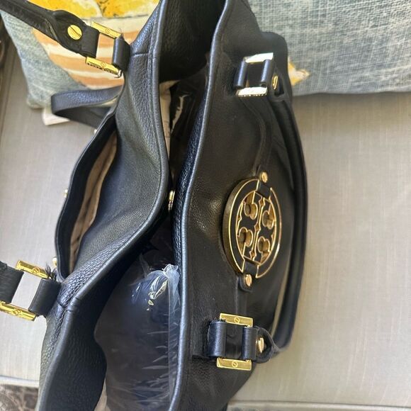 Tory Burch Leather Amanda Classic Hobo Crossbody Handbag - Picture 7 of 10